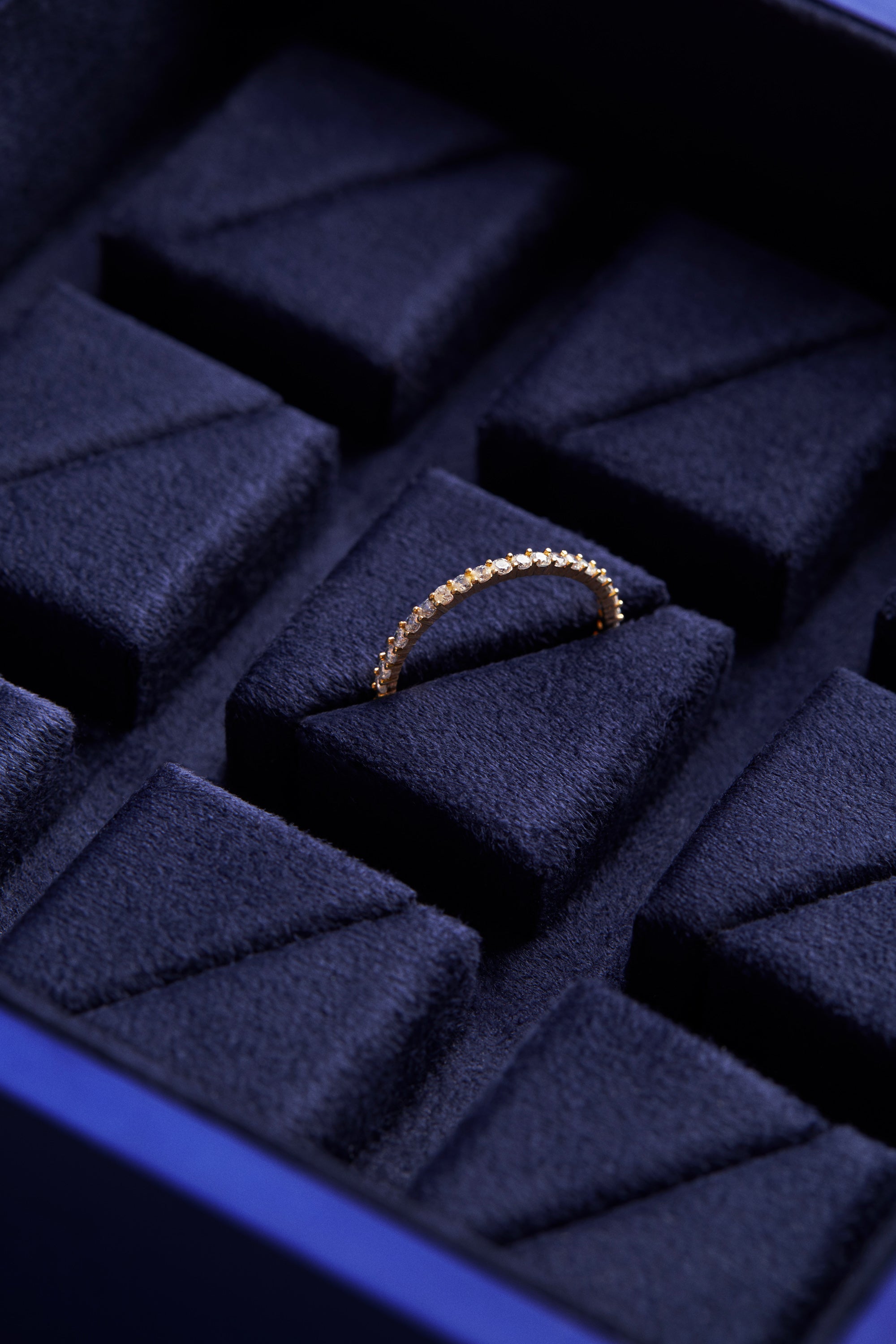 Écrin personnalisé en bois pour bague de fiançailles